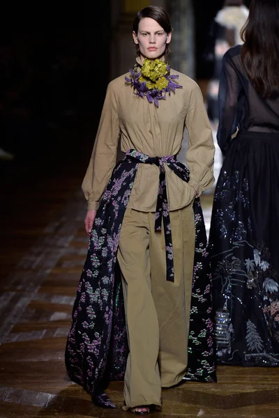 Look 68